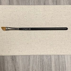 RARE⭐️MAC 269 Medium Angle Brush